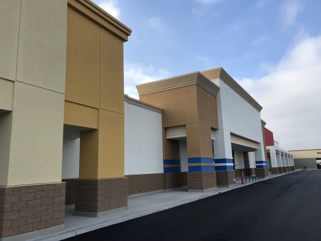 spring-valley-shopping-center_1833